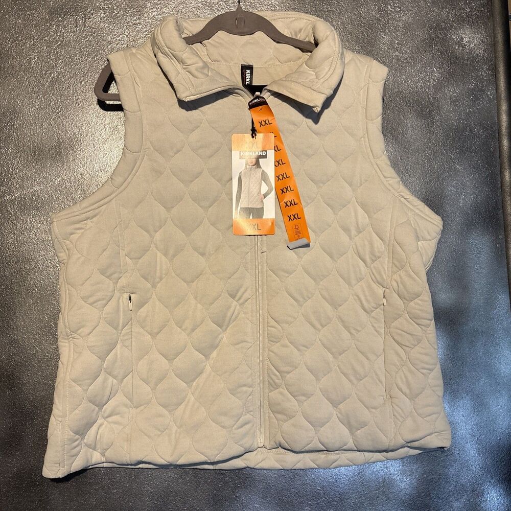 Kirkland Signature Ladies' Stretch Active Quilted Vest Size XXL -Beige Cabincore